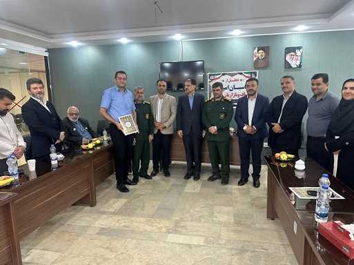 تجلیل از کاسبان امین و جهادگران اصناف نوشهر به‌روایت تصویر