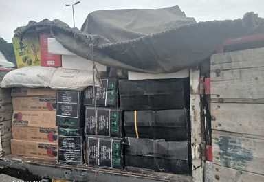 توقیف محموله ۲۰ میلیارد ریالی خشکبار قاچاق در مازندران؛ مبارزه با قاچاقچیان کالا و ارز ادامه دارد