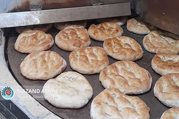  رصد لحظه‌ای وضعیت آرد در انبارهای ساری/نانوایی‌های کشیک مرکز مازندران افزایش یافت